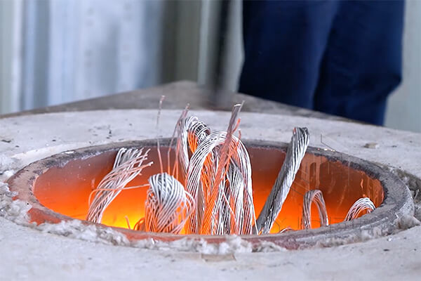 induction smelting furnace feeding - Judian